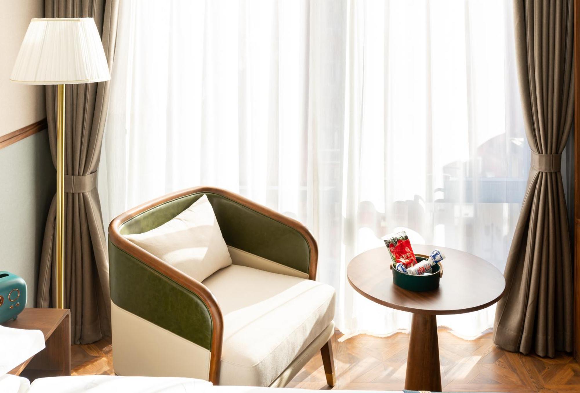 Nost Algia S Hotel Near Beijing Cbd - Cctv, China Zun, Skp And Sanlitun, Tian'Anmen Square, Forbidden City, Free Daily Necessities, Free Night Snack, Free Laundry, English Communication Well, Free Travel Advice , Free Gymnastic, Zewnętrze zdjęcie